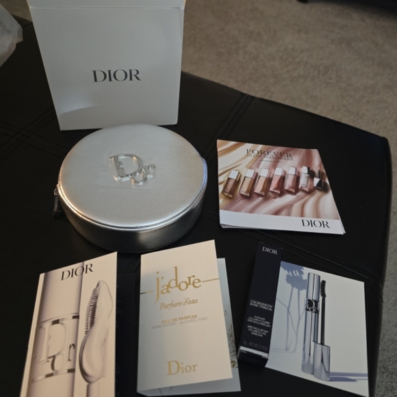 Dior Silver Cosmetic Set - Picture 1 of 9